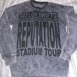 Taylor Swift pullover